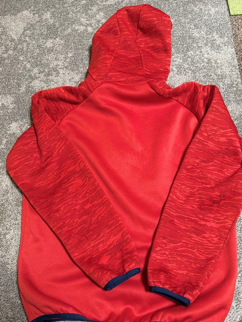DESCENTE 広島東洋カープ　フリースパーカー　Lサイズ キャンプ必需品