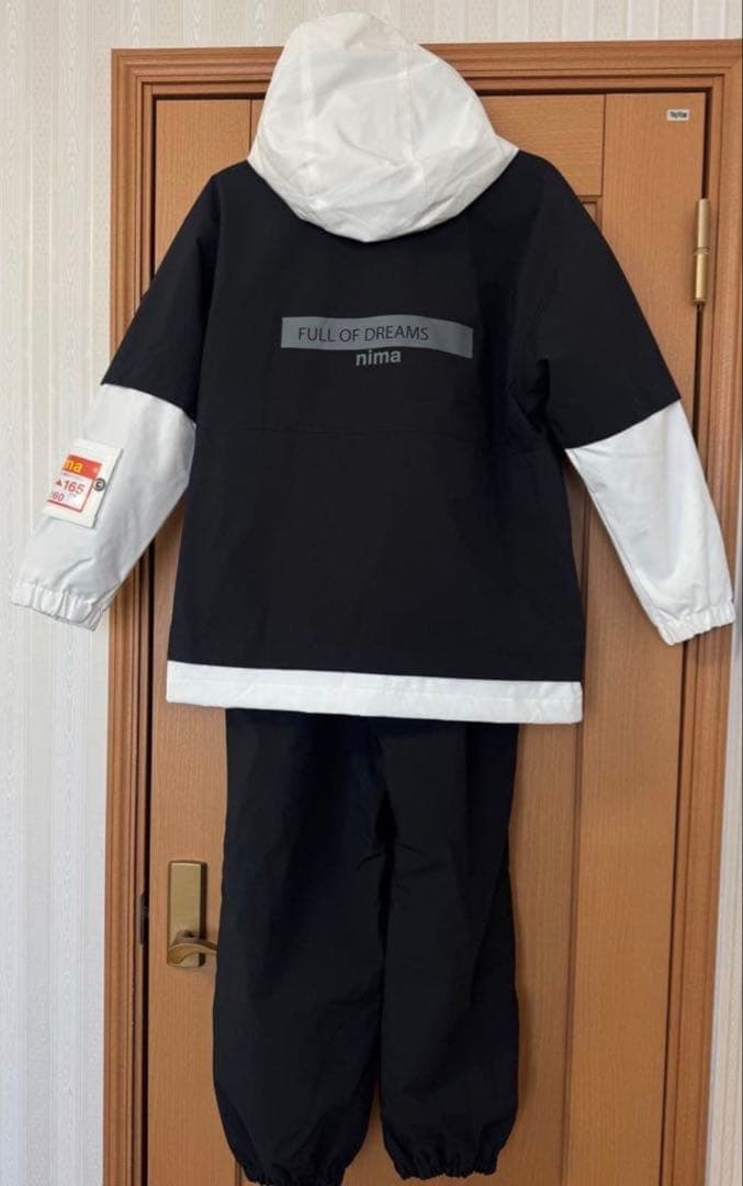未使用・タグ付きnima 上下セット 子ども用 ブラック セパレートスノーウェア