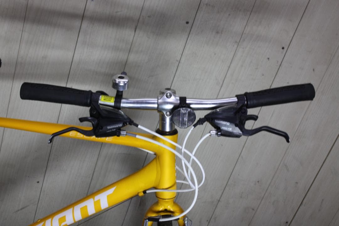 GIANT ESCAPE R3 700C 24速 470mm YELLOWクロス