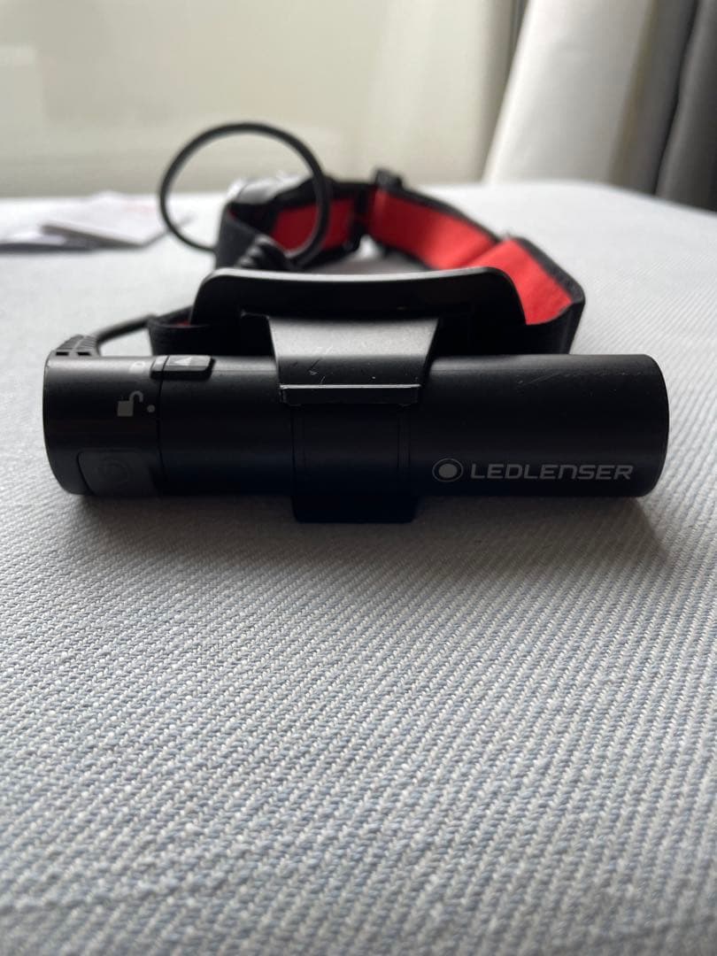 レッドレンザー　ヘッドライト（LEDLENSER H8R）