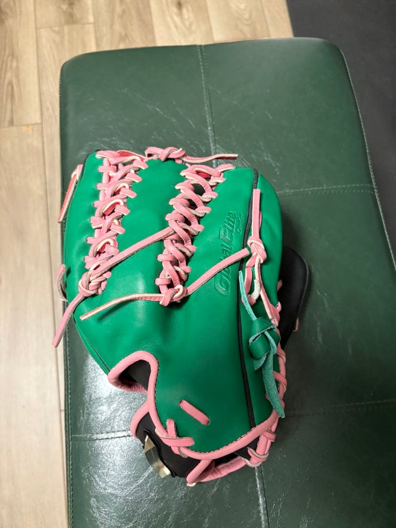 軟式野球用グローブ 緑とピンク軟式野球グローブ ミズノ　両手投げ　袋付き