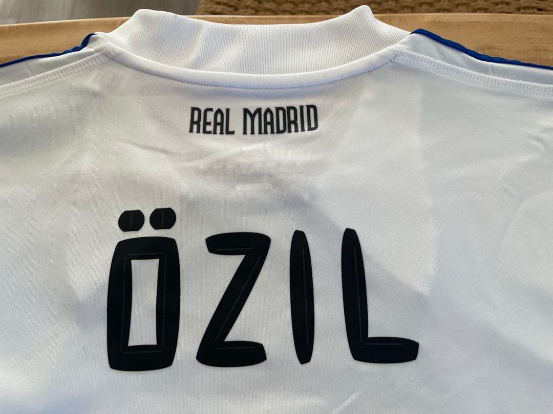 REAL MADRID ÖZIL 23番 シャツ