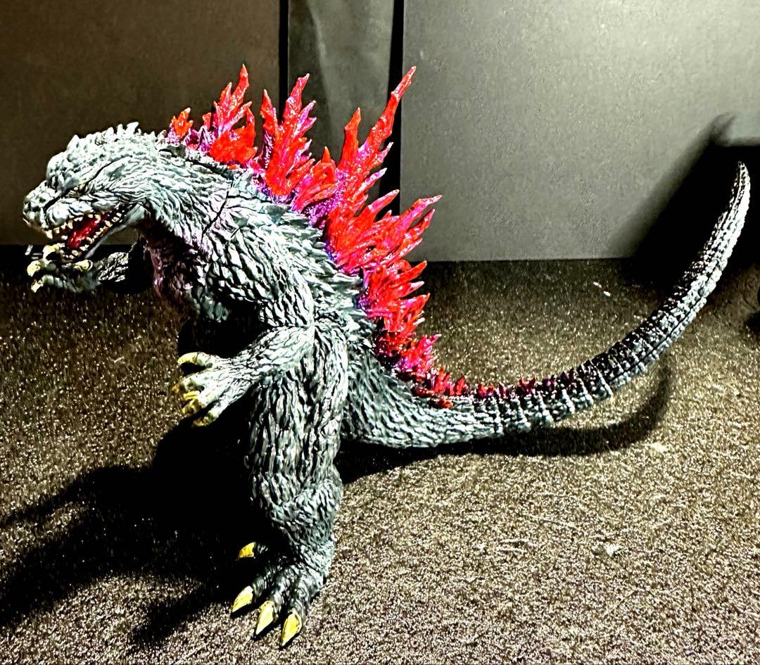 アオシマゴジラミレニアム２０００プラモデル組み立て完成品＆ゴジラ名鑑付き