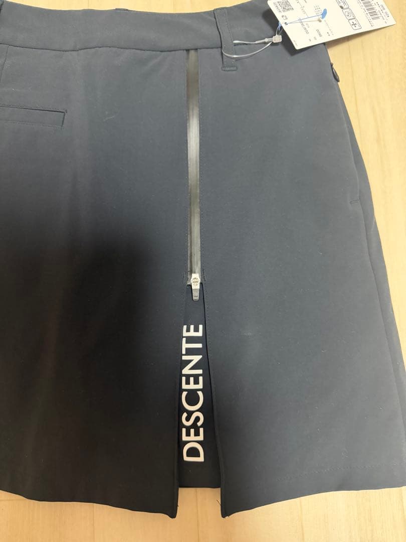 DESCENTE ゴルフ用ネイビースカート　 新品未使用