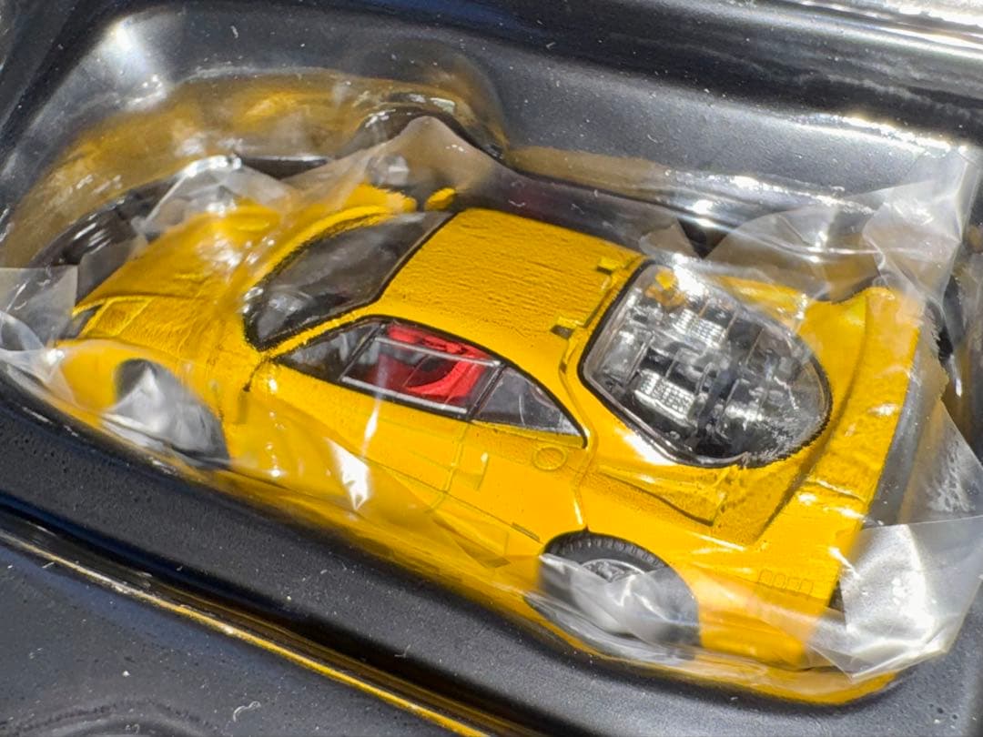 トミカリミテッドヴィンテージネオ フェラーリF40黄　TOMICA NEO