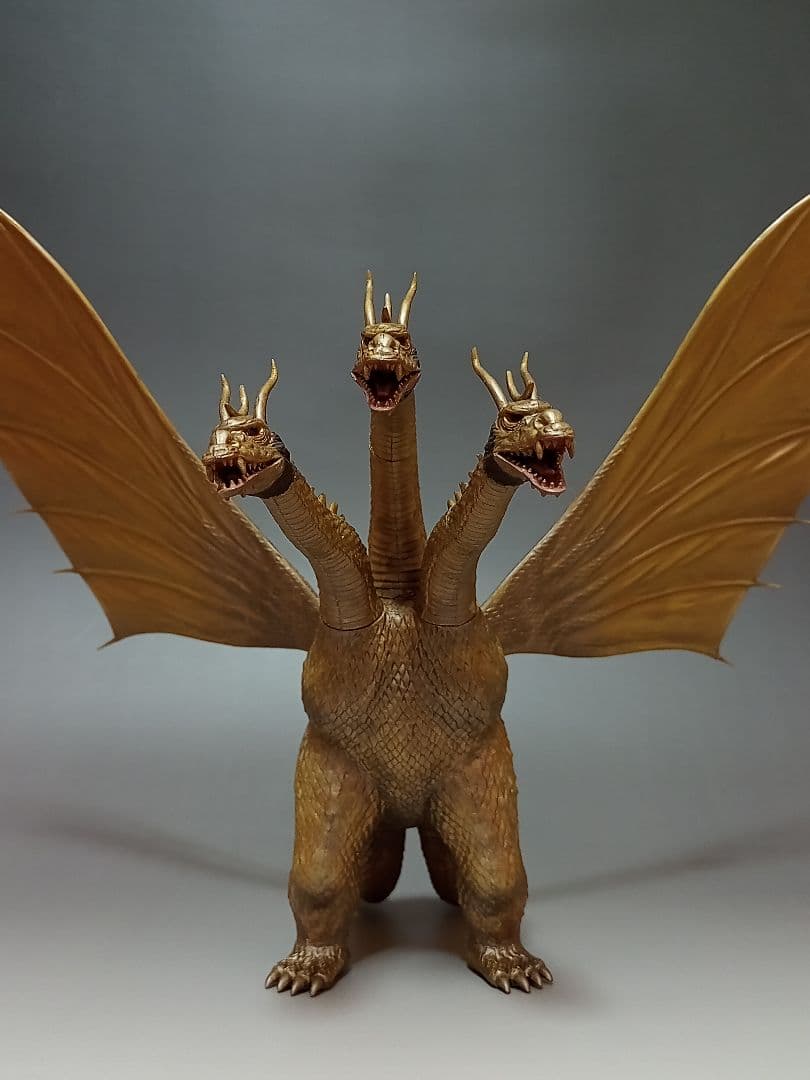 《リョウ》キングギドラ（昭和版）プラモデル　完成品