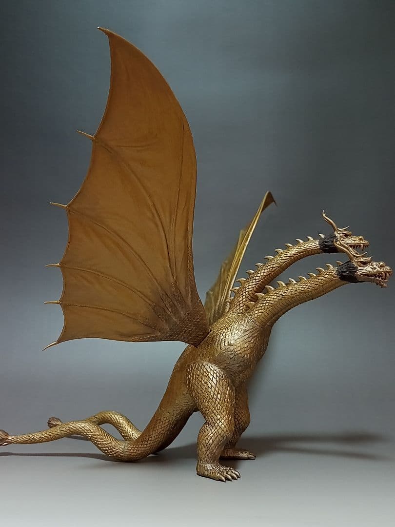 《リョウ》キングギドラ（昭和版）プラモデル　完成品