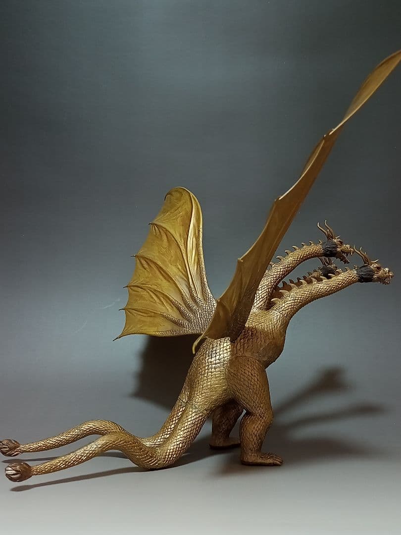 《リョウ》キングギドラ（昭和版）プラモデル　完成品