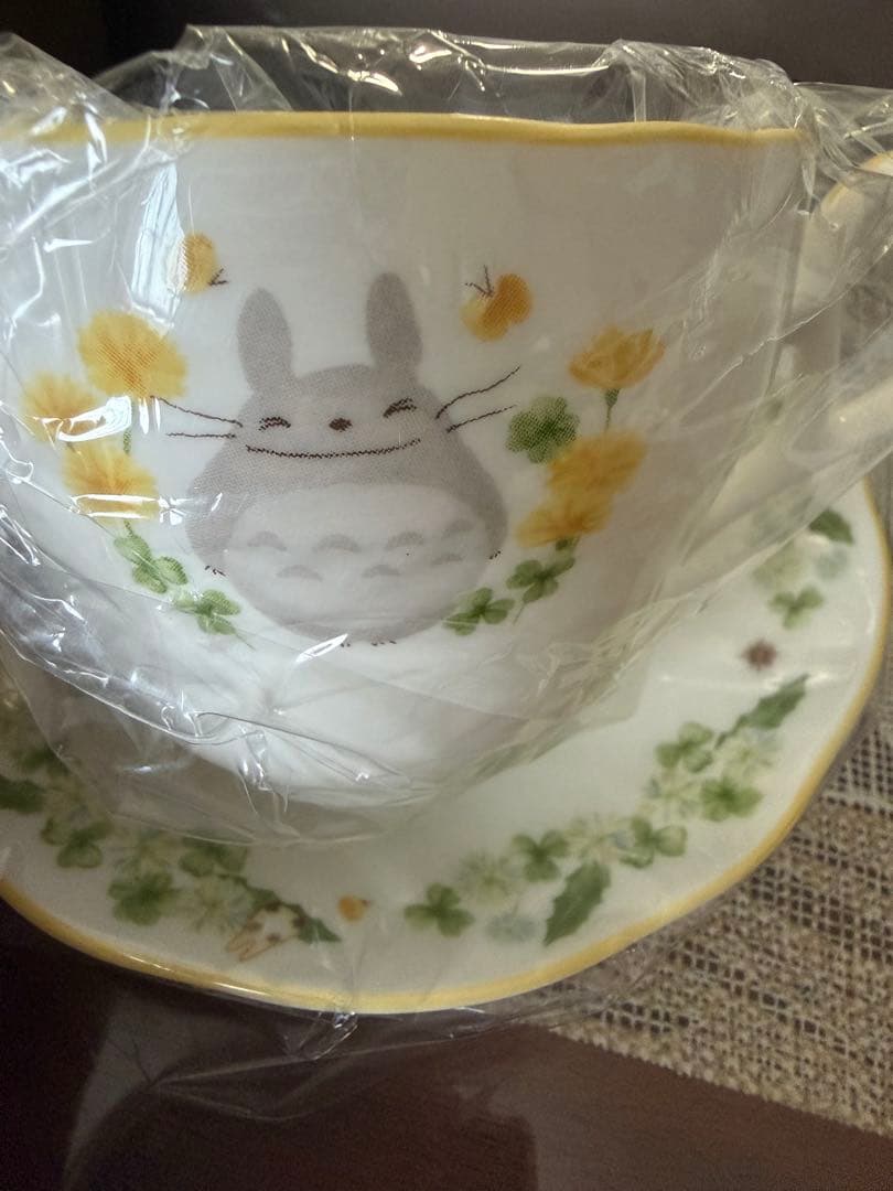 新品！となりのトトロカップ&ソーサー、黄色いお花シリーズ ティーカップ2セット