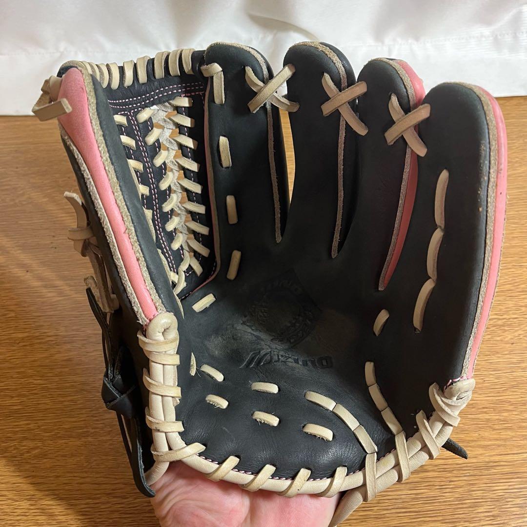 ミズノ 一般軟式 ソフト グローブ グラブ 内野用 黒/ピンク 美品