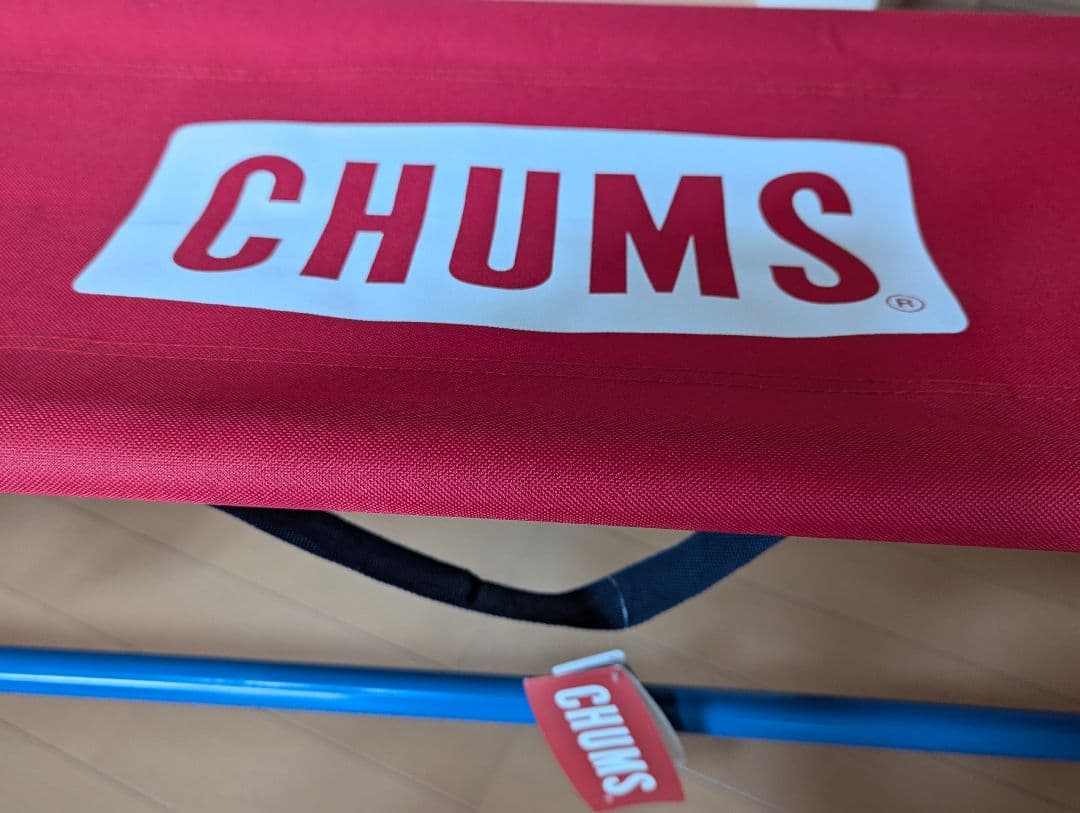 美品!!　CHUMS ベンチシート　タグ付　折畳み　レッド×ブルー　チャムス