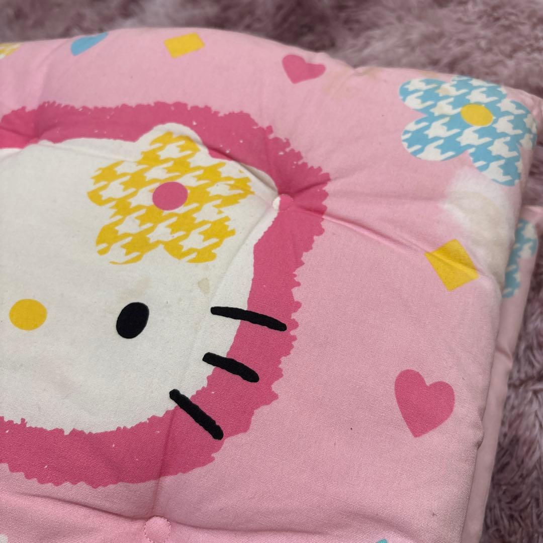 サンリオ　ハローキティ　キティちゃん　レトロ　座布団　千鳥格子　4点セット