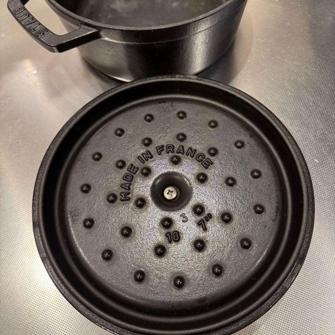 ストウブ ピコ ココット ラウンド 18cm ブラック STAUB
