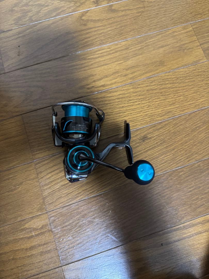 ダイワ21エメラルダスAIR LT 2500-XH純正ハンドル箱付き値下げ交渉可