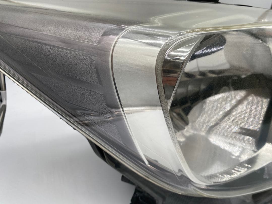 トヨタ ラクティス NCP120系 純正HIDヘッドライト左右