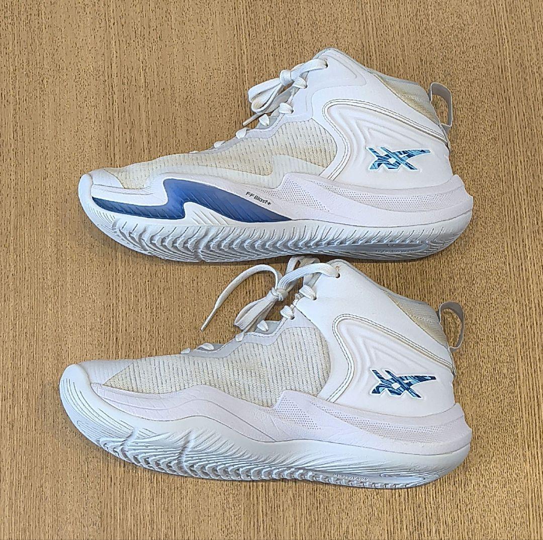 ASICS　NOVA　SURGE3　25.5cm