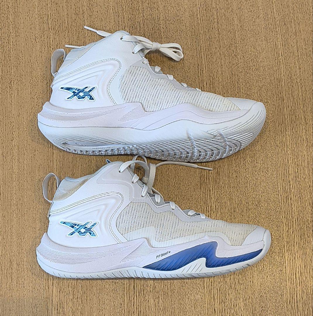 ASICS　NOVA　SURGE3　25.5cm