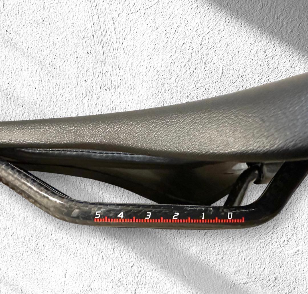 ★試走程度★TNI LiteFly2 カーボンサドル(143mm)