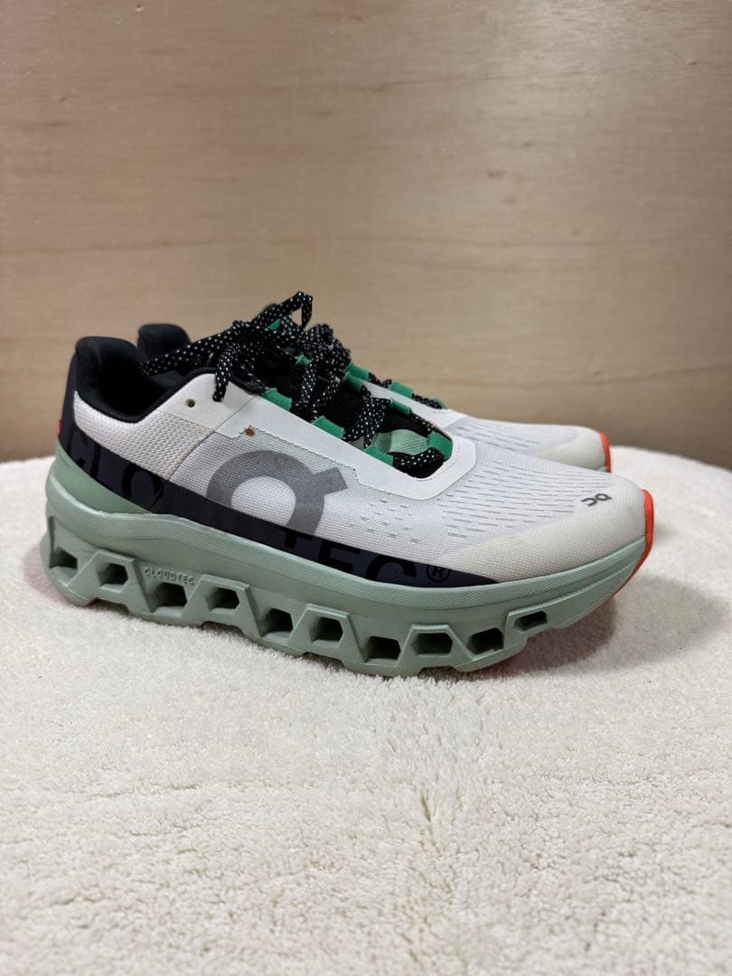 ON Cloudmonster（クラウドモンスター）26㎝　中古品