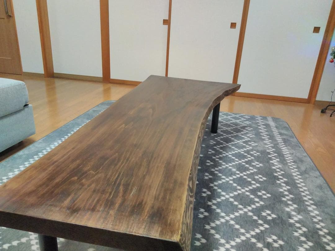 天板を購入し磨き塗装した、自作座テーブルなります！