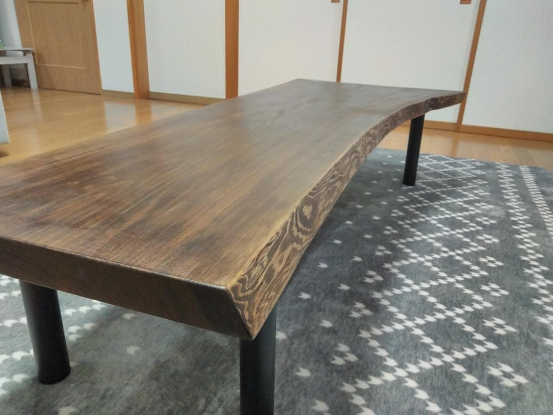 天板を購入し磨き塗装した、自作座テーブルなります！