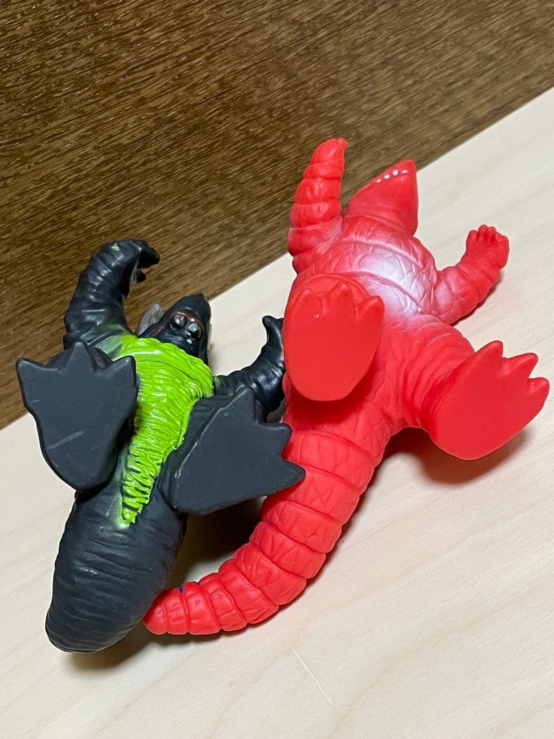 宇宙戦士がやってきた！怪獣軍団 Super Dino Monsters パチ怪獣