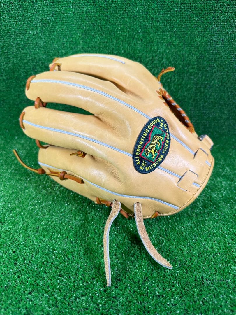 受注生産品　ミツワタイガー　硬式　内野手　掛布モデル