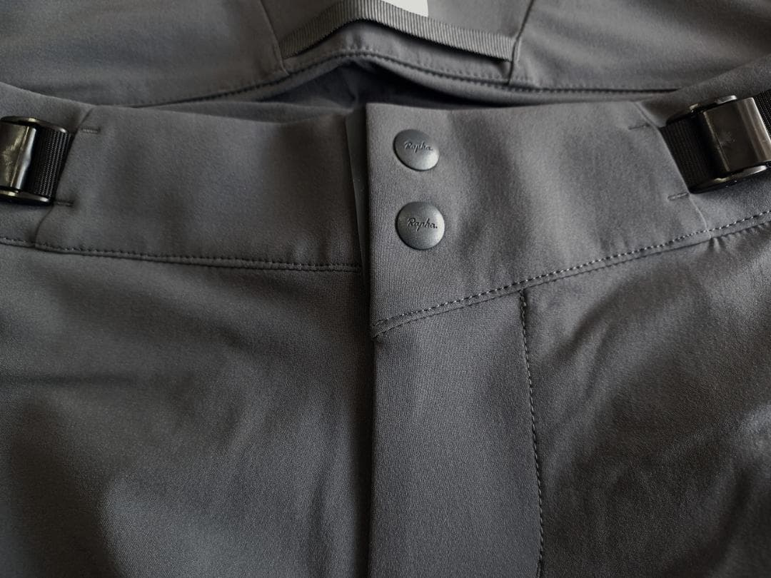 新品 Rapha トレイル ファスト+ライトショーツ メンズL / ハーフパンツ