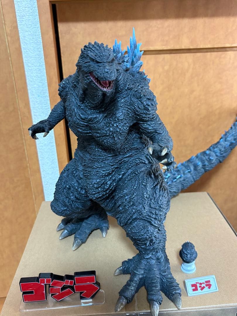 アクリルロゴ付き！東宝30cmシリーズ　ゴジラ・ザ・ライド　ゴジラストア限定版