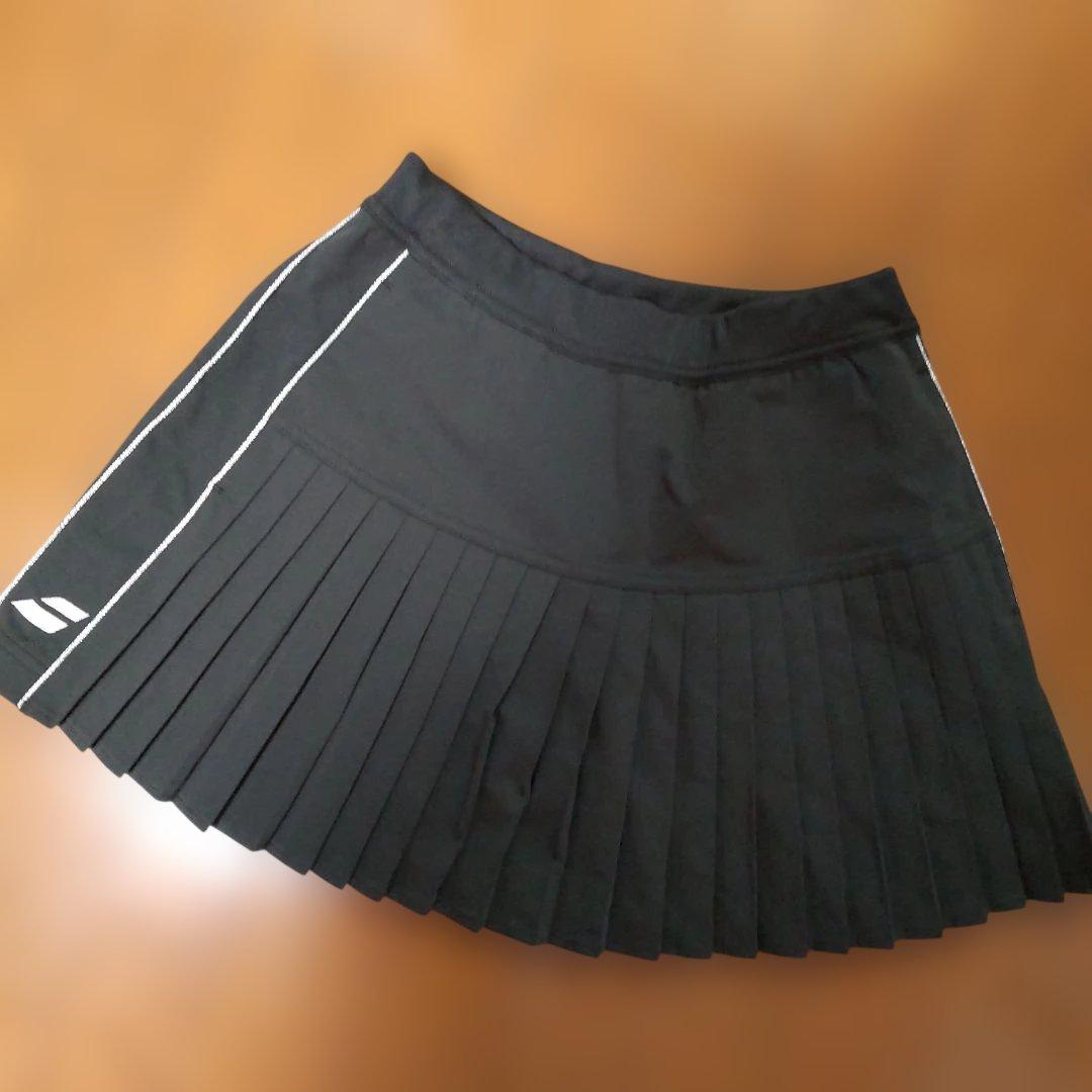 バボラ　Babolat 新品 パーカーとスコートの2点セット