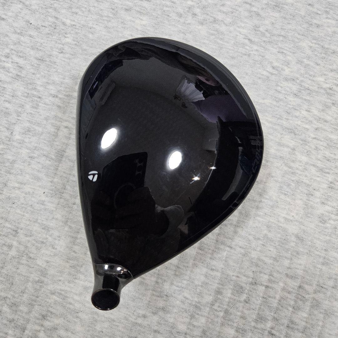 美品　テーラメイド Qi10ドライバー10.５°ヘッドのみ純正ガバー付き