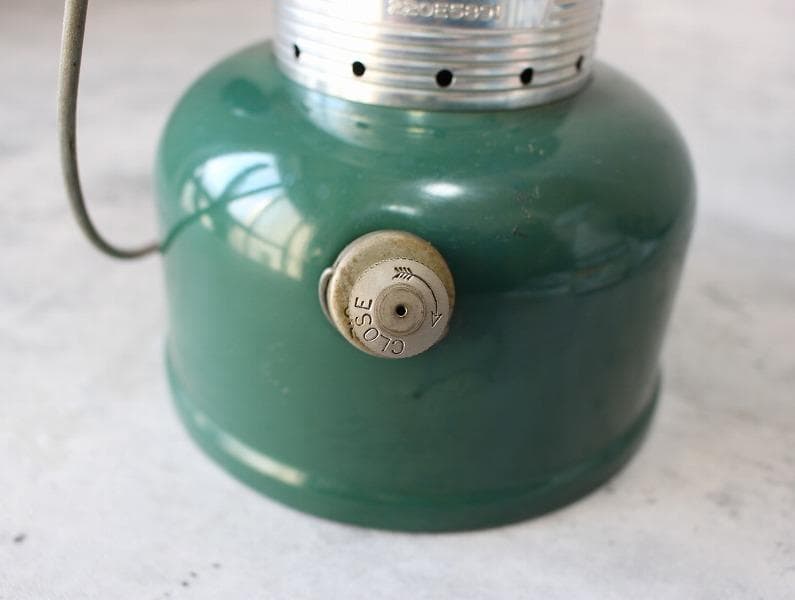 66年製 コールマン 220F ガソリンランタン グリーン