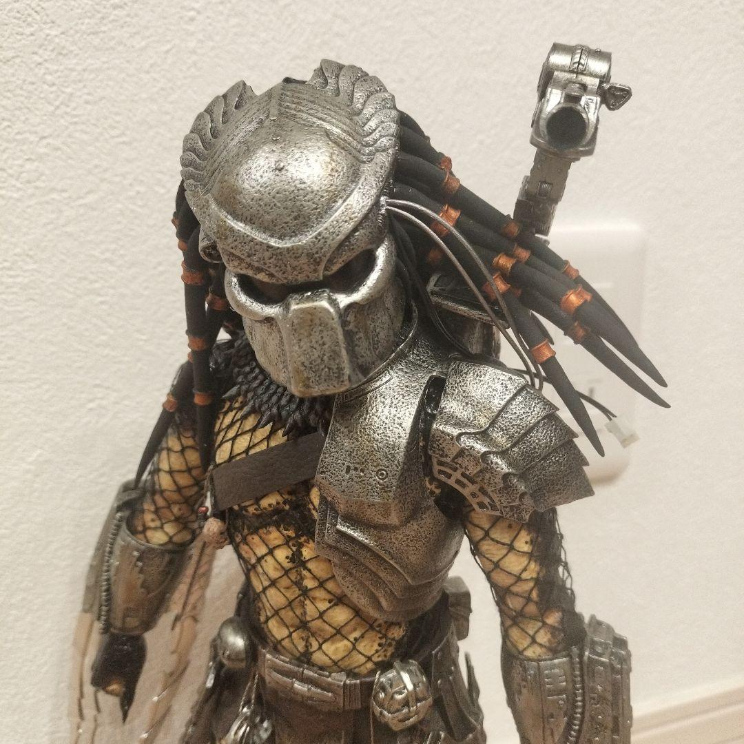【送料無料】ホットトイズ HOT TOYS 古代プレデター 2.0 AVP