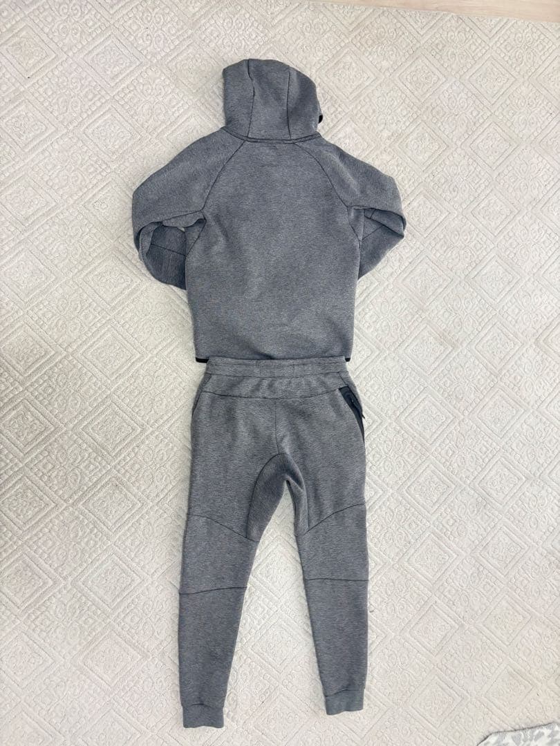 Nike テックフリース　セットアップ グレー