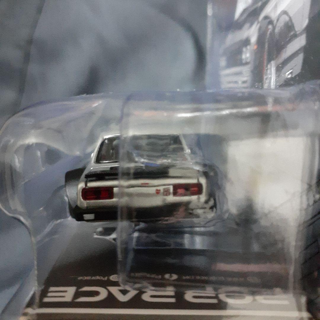 ミニカー SKYLINE GT-R V8 DRIFT HAKOSUKA 1/64