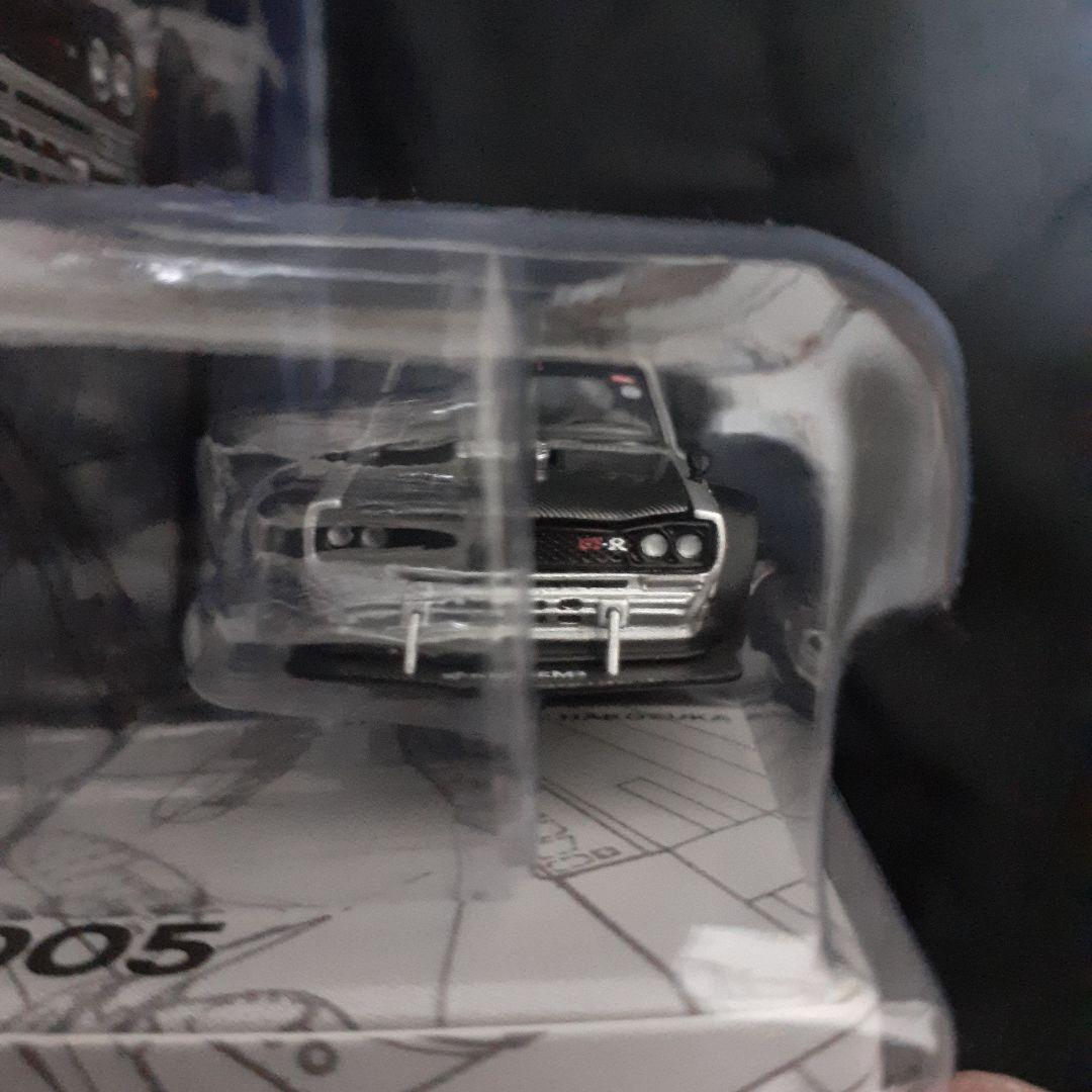 ミニカー SKYLINE GT-R V8 DRIFT HAKOSUKA 1/64