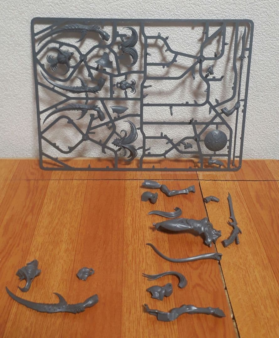 warhammer Keeper of Secrets ×２ (1体マント欠品)
