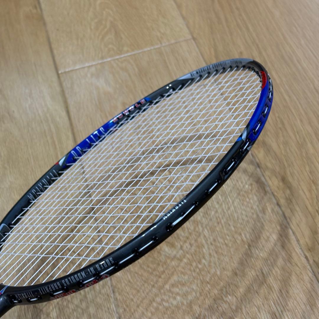 【超軽量】カラカル　KARAKAL バドミントンラケット SLTI-80 チタン