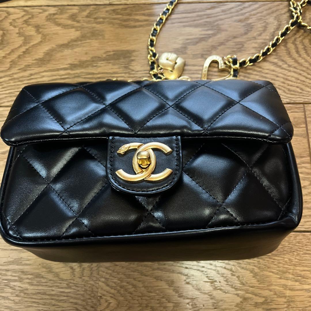 CHANEL キルティングショルダーバッグ　ハートチェーン　ノベルティー