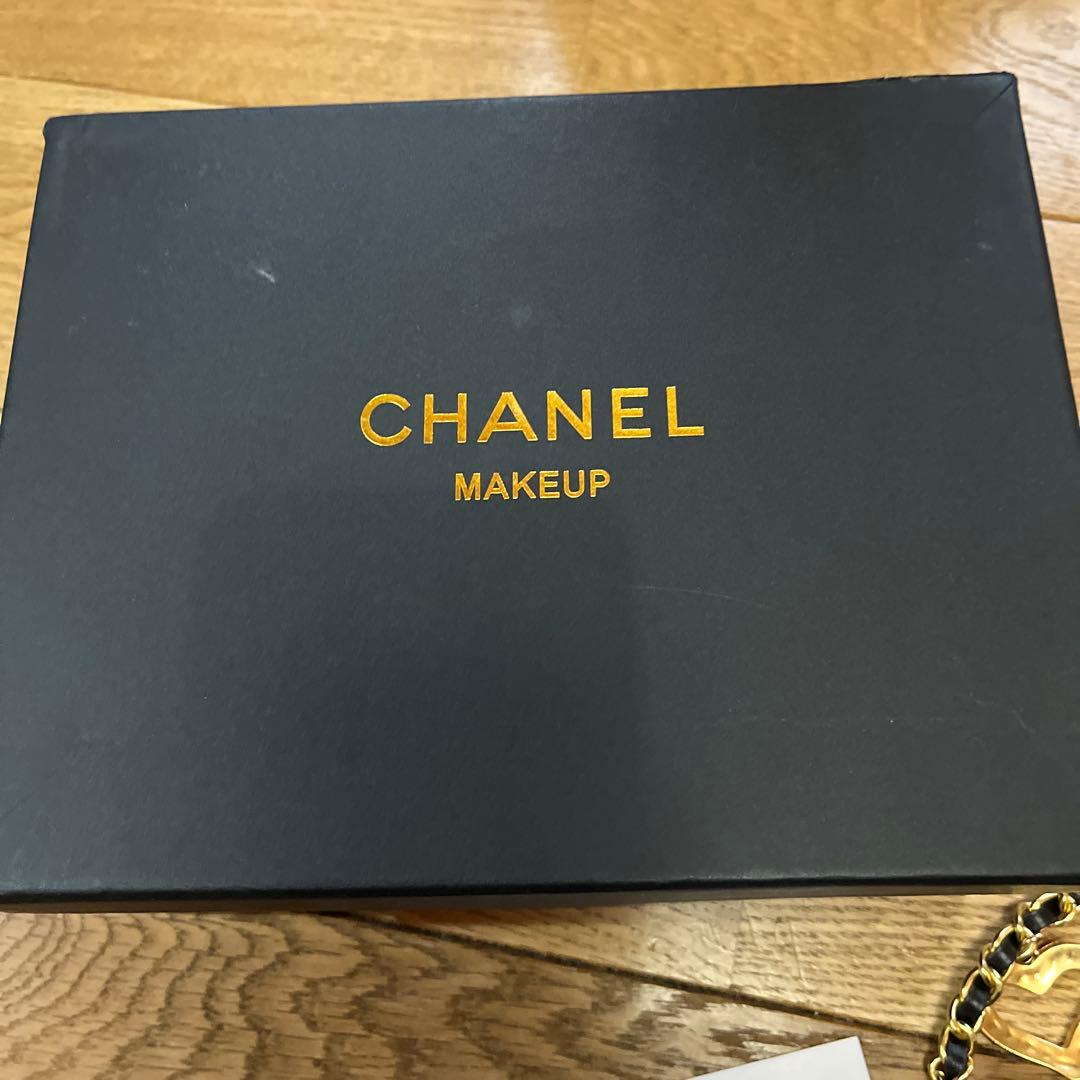 CHANEL キルティングショルダーバッグ　ハートチェーン　ノベルティー