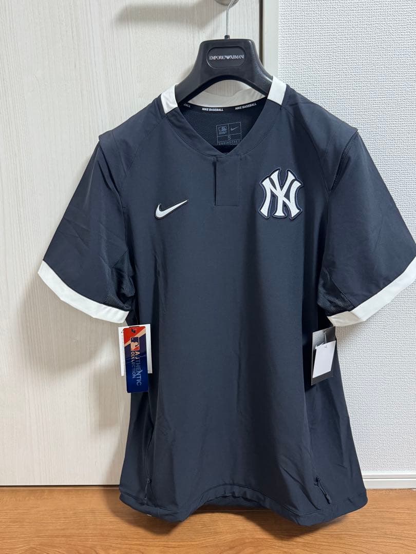 ☆新品　ナイキ　野球　トレーニングウェア　Vジャン　半袖　MLB ヤンキース　☆