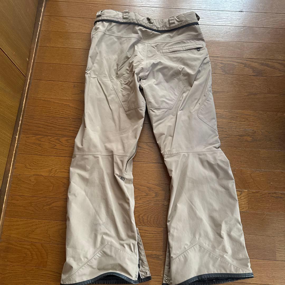 VOLCOM GORE-TEX スノーボードパンツ ベージュ