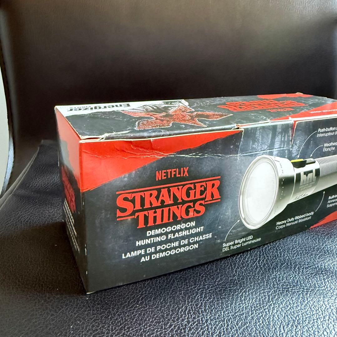 ストレンジャーシングス 懐中電灯