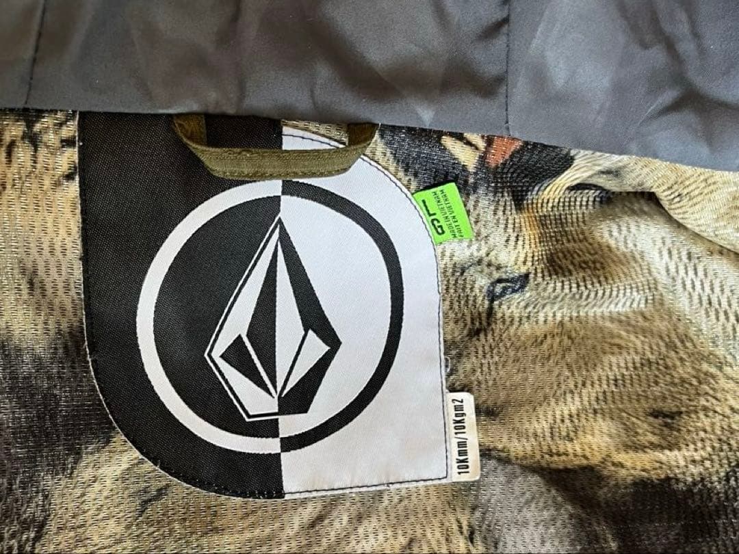 VOLCOM ボルコム　スノボジャケットL スノボ スノーボードメンズ カーキ