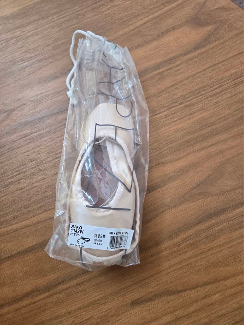 Capezio トゥシューズ 未使用 Capezio トウシューズリボン 未使用