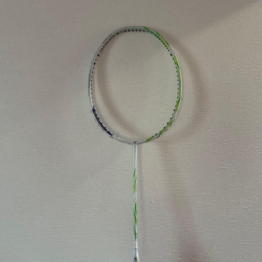 YONEX100ZZアクセルセン バドミントンラケット