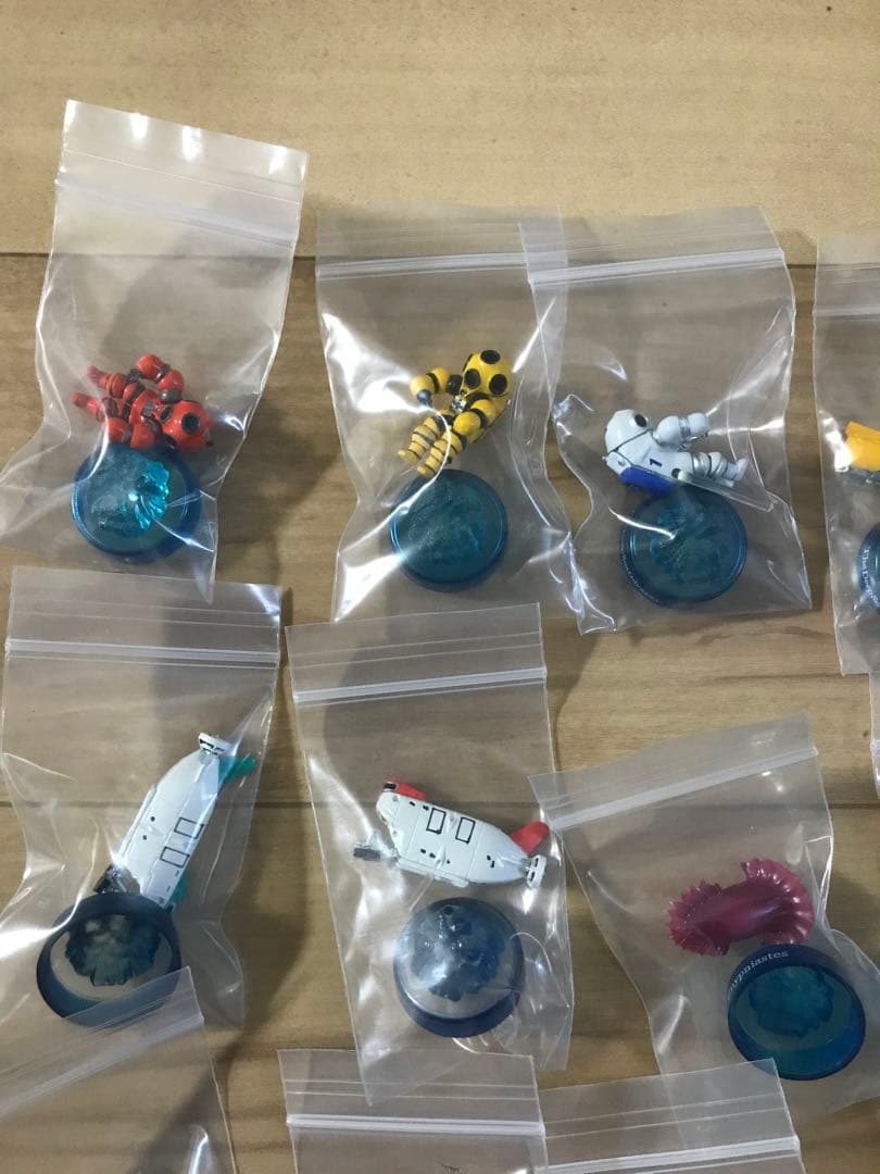 海洋堂　深海生物　ボトルキャップ　21種　+ AQUA TALES 1体