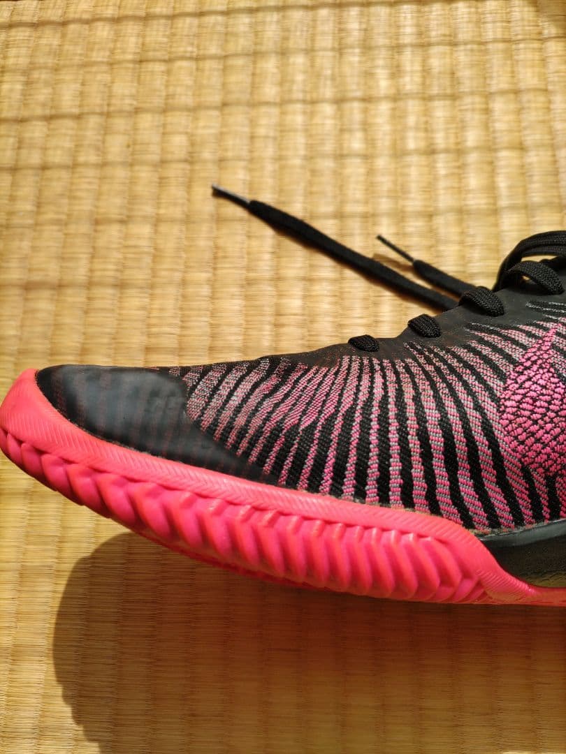 ［29.5］Nike KB Mentality2 ブラック/ピンク