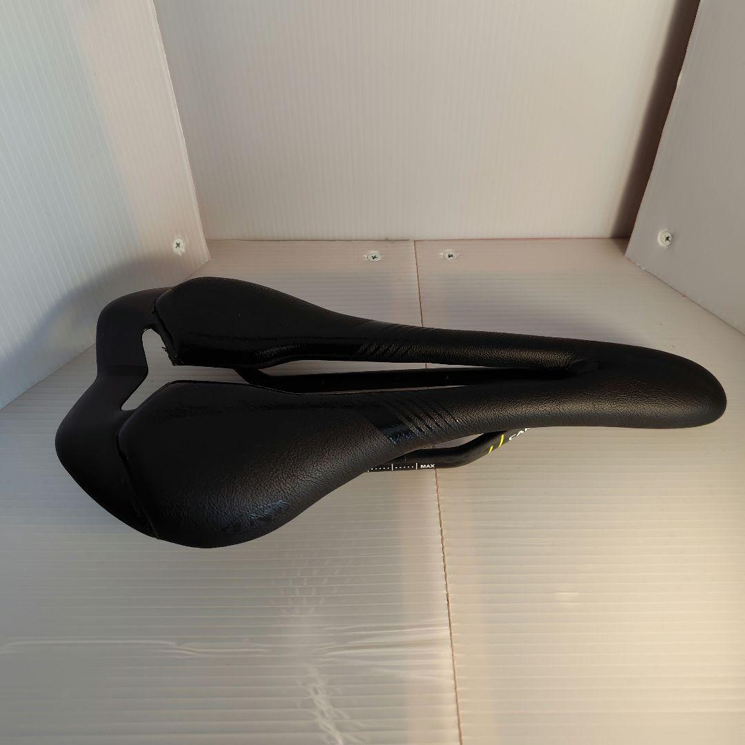 実走なし!美品!TNIカーボンサドル