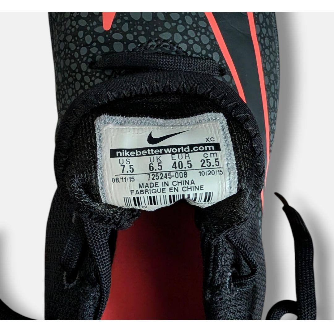 美品♢NIKEナイキトレーニングシューズ 黒オレンジ　メンズレディース 25.5